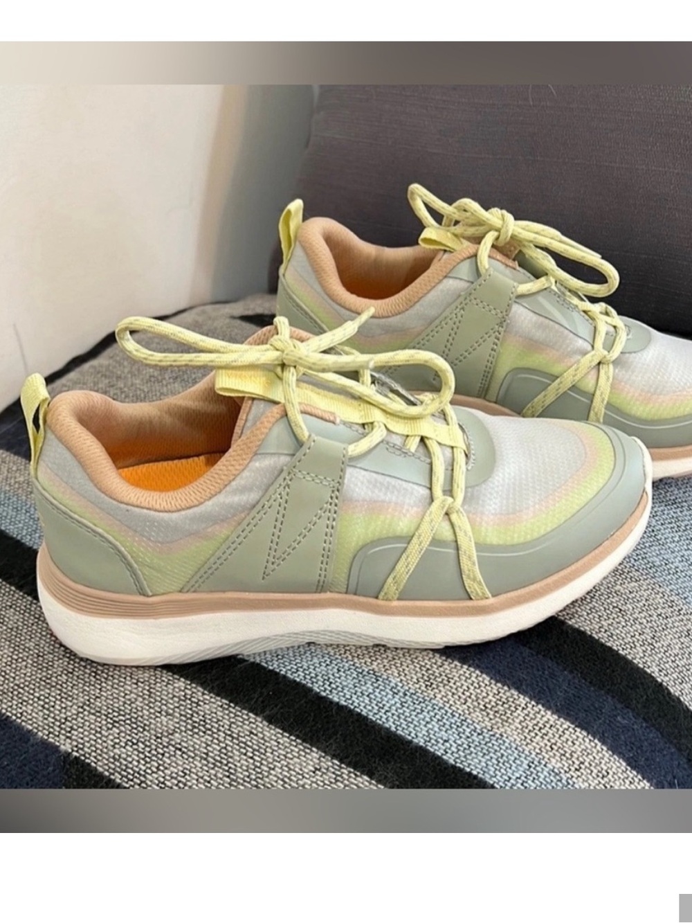 Vionic-size 6- Women’s Sneakers in Sage Green and Pale Yellow